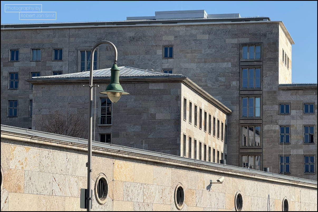 Detlev-Rohwedder-Haus historische gebouw met turbulente geschiedenis