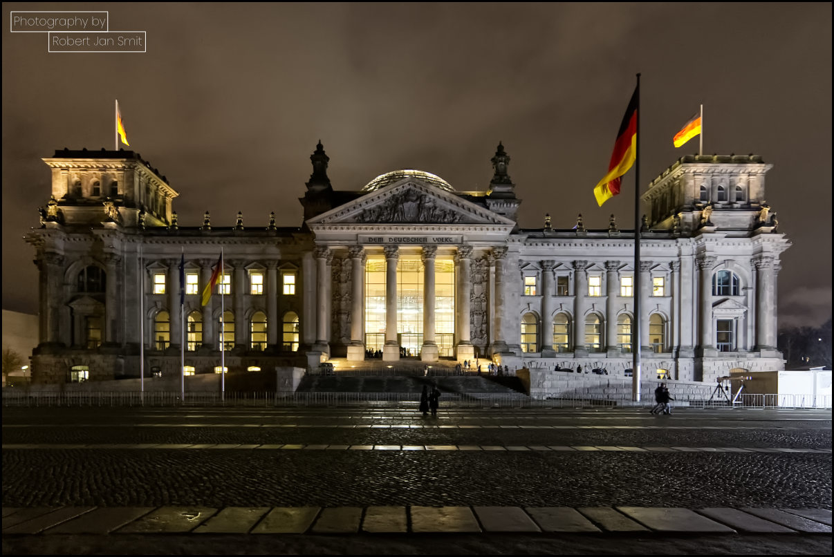 De Reichtag bij nacht
