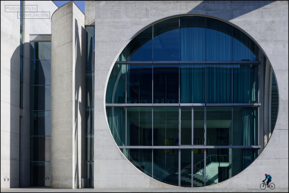 Ronde ramen in Marie-Elisabeth-Lüders-Haus in Berlijn