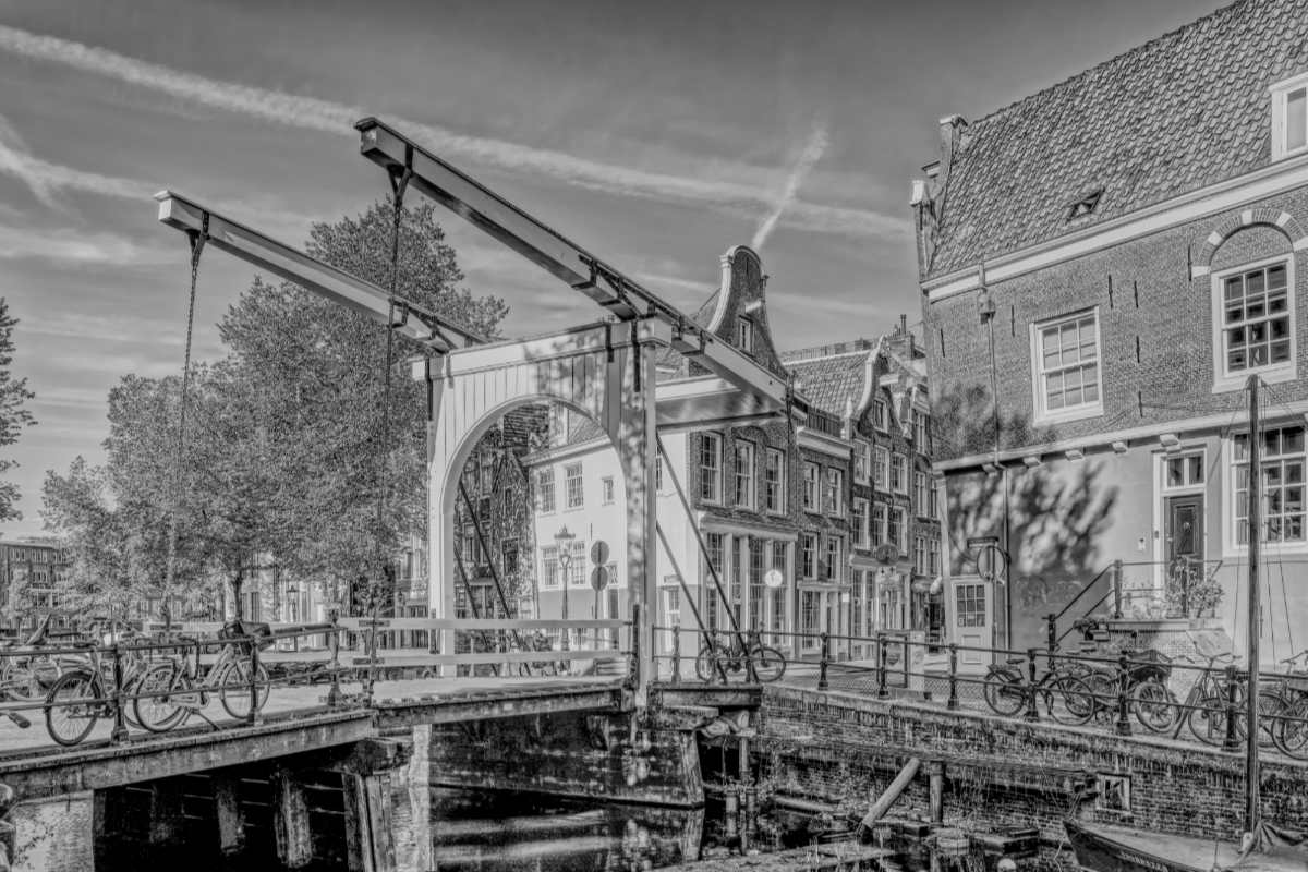 Staalmeesterbrug in Amsterdam als pentekening