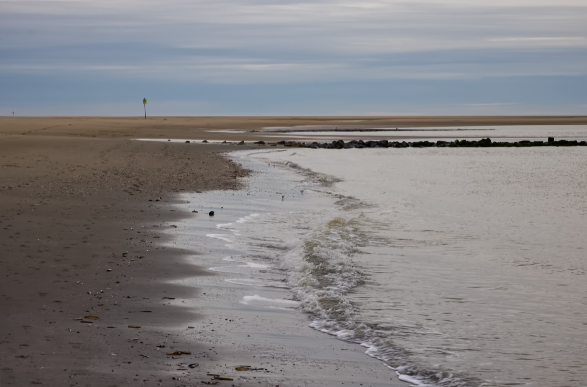 Strand van Ouddorp bij eb op grootformaatfoto