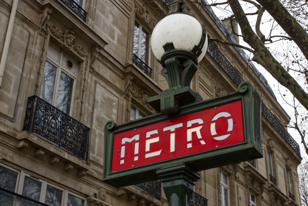 Metrostation in Parijs op grootformaatfoto