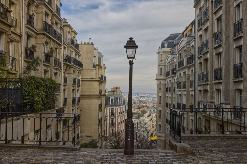 Rue du Mont-Cenis op Montmartre op grootformaatfoto